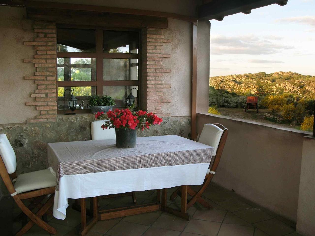 Casa Rural Balcon Del Camino Viejo Валенсия-де-Алькантар Экстерьер фото
